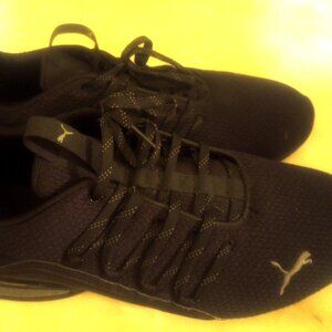 Men's Black Puma Axelion Refresh Wide Men's Running Shoes - Gently Used Size 13